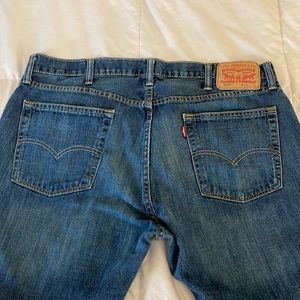 Levi’s 514 Jeans